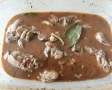 Foto del paso 2 de la receta: Porco a vinha de'alhos (Cerdo al vino y ajo)