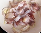 Une image de l'étape 2 de Nouilles soba sautées à l’encornet et au chou chinois.
