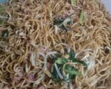 Foto langkah ke 2 dari resep Mie goreng kecap.