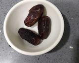 A picture of step 1 of Dates icecream.
