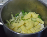 Foto del paso 2 de la receta: Sopa-crema de coliflor y sésamo negro