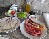 Foto del paso 1 de la receta: Guisantes con cigalas, gambas y chipirones