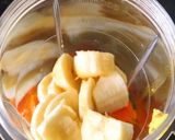 A picture of step 2 of Avocado mango banana smoothie.