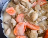 Hình bước làm 10 của món Món Pháp Blanquette De Veau - Thịt Bê Hầm Cà Rốt Nấm Phủ Sốt Bơ Trứng