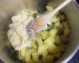Une image de l'étape 4 de Délice de poireaux pommes de terre avec lard fumé et saucisse.