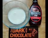 A picture of step 5 of CHOCOLATE and vanilla Panna Cotta.