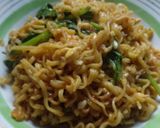 Foto langkah ke 7 dari resep Mi tumis super pedas.
