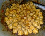 Foto langkah ke 5 dari resep Baso Asam Manis Saus Pedas.
