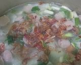 Foto langkah ke 4 dari resep Sop sayur bakso.