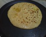 A picture of step 8 of Aalu paratha.