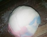 A picture of step 3 of Three Colors Marble Fondant.