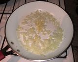 Foto del paso 1 de la receta: Arroz amarillo con mariscos