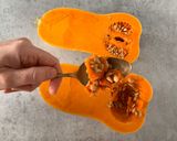 Foto del passaggio 2 della ricetta Riciclo creativo di una zucca: polpa, buccia, semi