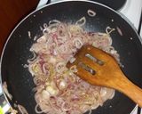 A picture of step 3 of Caramelized Onions.