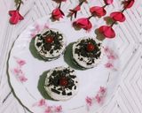 A picture of step 7 of Oreo Cup Cakes.