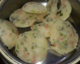 A picture of step 4 of Vegetable idli.