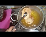 A picture of step 4 of Daal kachori or paratha.