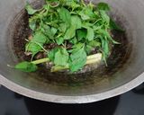 Foto langkah ke 5 dari resep Tumis Ati Ampela Kemangi Pedas.