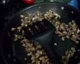 Foto del paso 1 de la receta: Pechuga rellena de hongos y queso