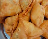 A picture of step 8 of Potato and Pea Samosas.