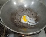 Foto langkah ke 2 dari resep Indomie goreng hack / mie goreng hack.