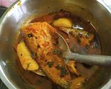 A picture of step 6 of Pabda Fish curry.