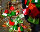 Foto langkah ke 6 dari resep Sapi Saos Lada Hitam.