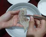 Hình bước làm 1 của món Yến chưng lá dứa đường phèn