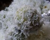 Foto langkah ke 3 dari resep Klepon Ketan Gula Merah.