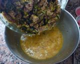 Foto del paso 2 de la receta: Tortilla de zapallitos rellenos y papas fritas