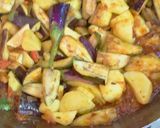 A picture of step 3 of Aloo baingan ki sabji.