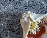 صورة لخطوة 3 من وصفة كوريات البيتزا