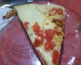 Foto del paso 7 de la receta: Pizza mitad mantecoso, jamón y morrón, mitad con 3 quesos