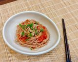 Hình bước làm 6 của món Bún gạo lứt xào sốt cà chua