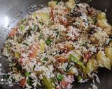 वेज बिर्याणी (veg biryani recipe in marathi) रेसिपी स्टेप 4 फोटो 