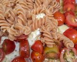 Foto del paso 5 de la receta: Fusilli con queso brie de cabra, tomatitos cherry y albahaca 🍝Pasta seca sin gluten con queso brie