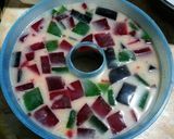 Foto langkah ke 3 dari resep Puding Mozaik Susu.