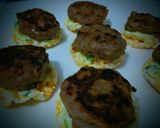 Foto del paso 3 de la receta: Tapitas de arroz con centro de carne y mozzarella!