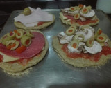 Foto del paso 11 de la receta: 🍕 Mini pizza de quinoa sin harina