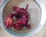 Foto langkah ke 1 dari resep Es Rosella Jahe ala Thailand.