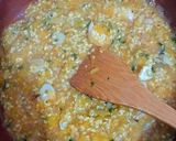 Foto del paso 13 de la receta: Cazuela de arroz al horno con almejas y mejillones al vapor