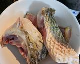 Hình bước làm 1 của món Cá chép kho dưa tóp mỡ