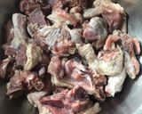 Hình bước làm 1 của món Vịt kho gừng sả