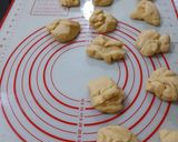 Foto langkah ke 5 dari resep Donat Maizena Meses.