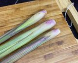 Hình bước làm 2 của món Ốc hương hấp sả và húng quế