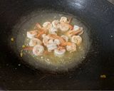 A picture of step 1 of Pad Thai with Shrimp.
