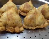 पंजाब स्पेशल समोसा रेसिपि (PANJABI SAMOSA RECIPE IN MARATHI) रेसिपी स्टेप 6 फोटो
