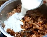 A picture of step 4 of Maharani creamy chicken karahi.