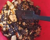 A picture of step 4 of Salame di cioccolato (chocolate sausage).