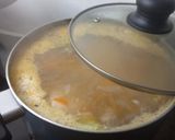 Foto del paso 2 de la receta: Consomé de pollo (Sanadora, Rápida y Muy Rica)